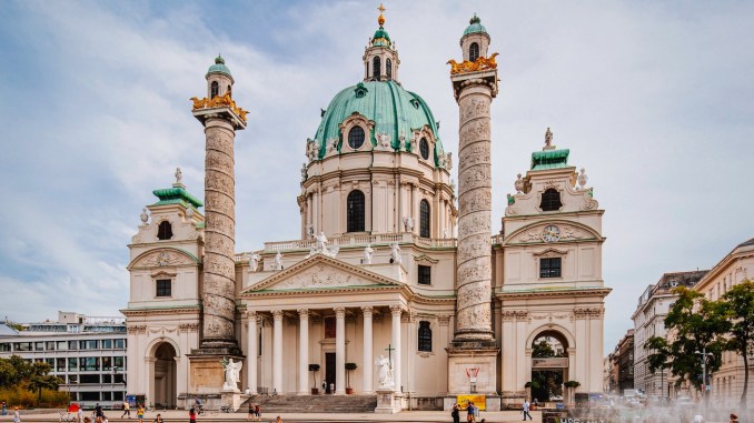 VISIT THE KARLSKIRCHE