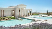 best luxury hotels & resorts in Greece