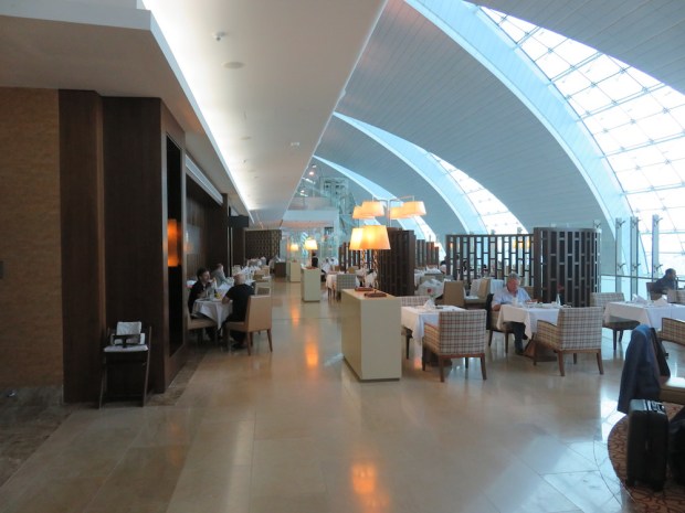 EMIRATES FIRST CLASS LOUNGE