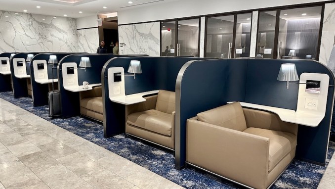 POLARIS LOUNGE AT WASHINGTON DULLES AIRPORT