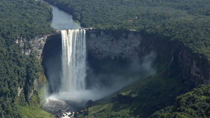 KAIETEUR FALLS, GUYANA