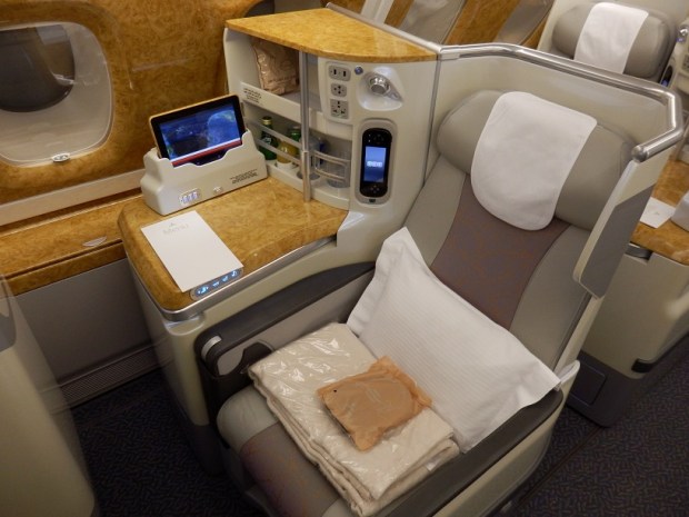 AISLE BUSINESS CLASS SEAT