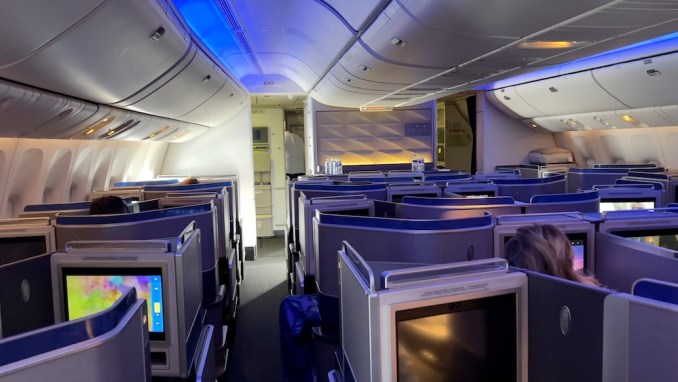 UNITED BOEING 777 POLARIS BUSINESS CLASS