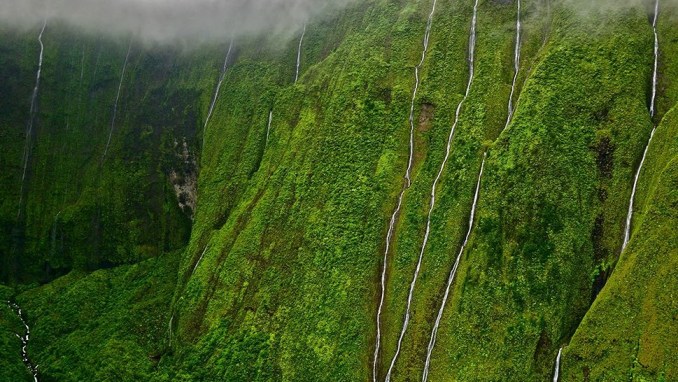 WEEPING WALL, HAWAII, USA