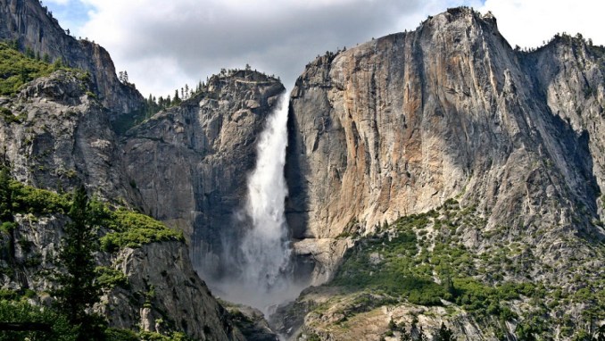 YOSEMITE FALLS, CALIFORNIA, USA